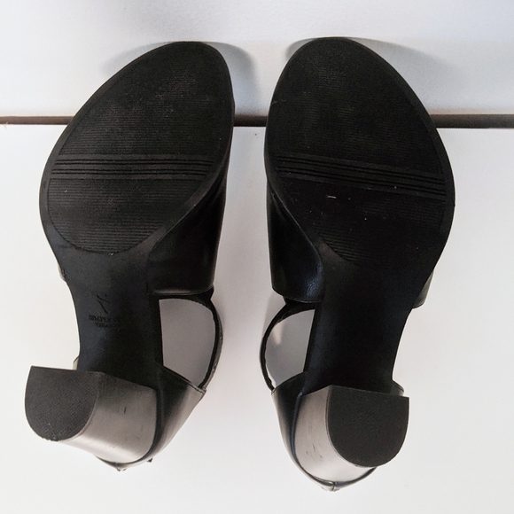 simply vera wang booties